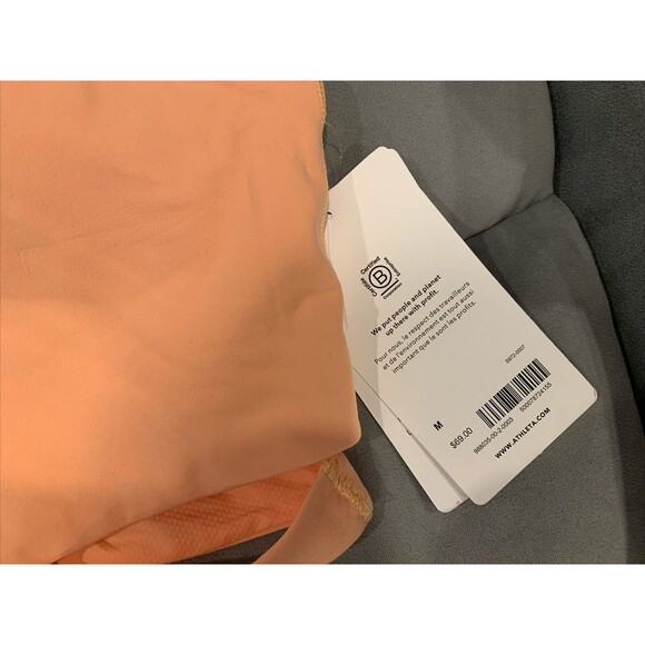 Athleta Crop tank top build in Bra Medium Peach Yoga Conscious New - Picture 2 of 5